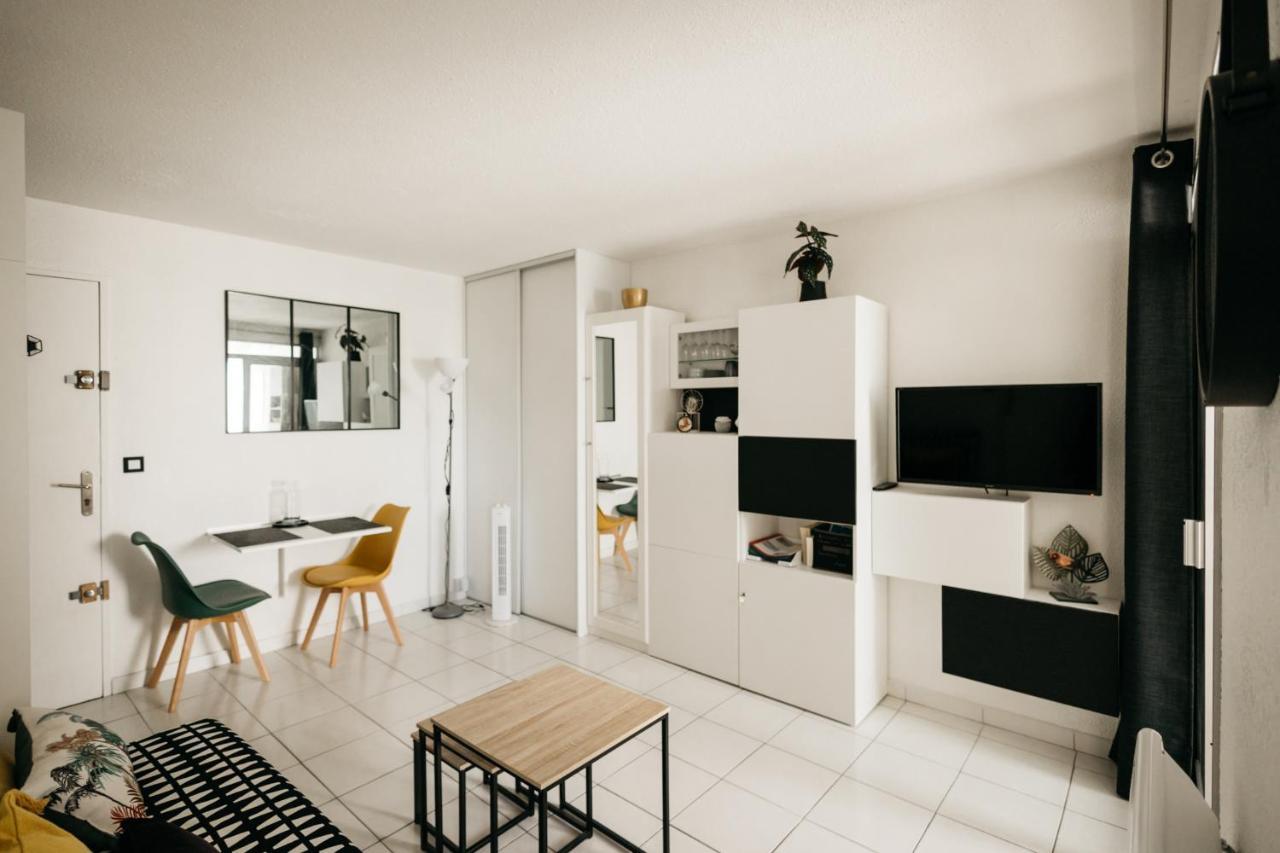 Apartment Cosy T1, A 10 Minutes A Pieds Des Plages Frejus